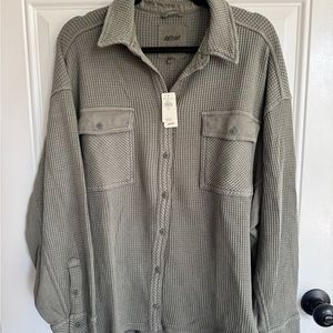 Aerie long sleeved button down shirt